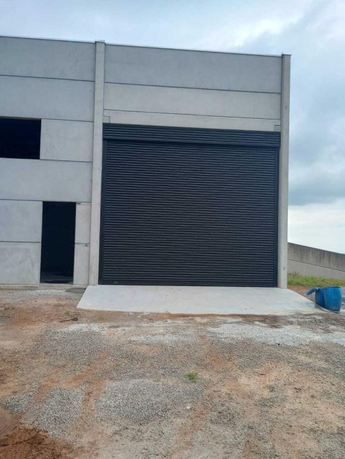 Porta de Enrolar Industrial Fechada