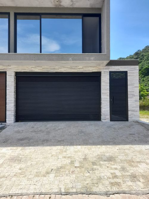 Porta de Enrolar Residencial Fechada